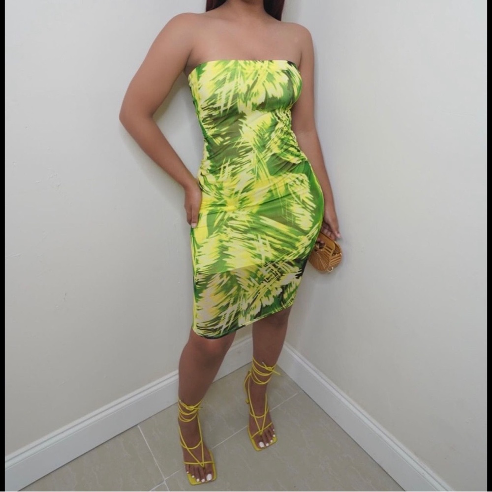 CUTE TROPICAL TUBE DRESS!